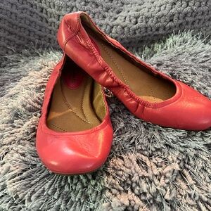 NWOT Clarks Scrunchie Shoes